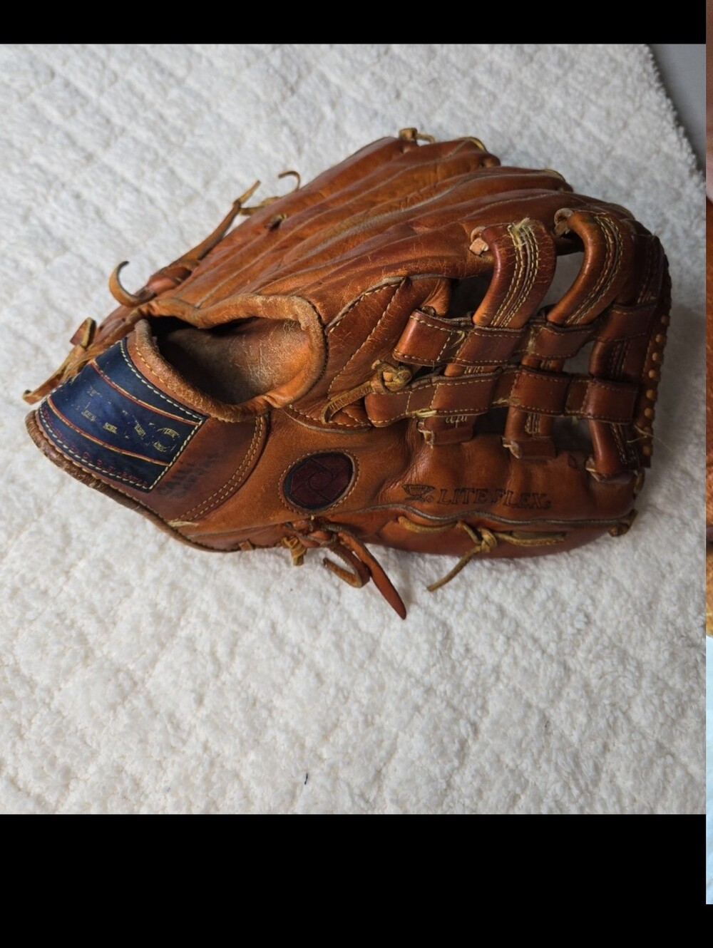 Vintage Mizuno MT2090 LEATHER Right hand throw baseball/softball glove broken in